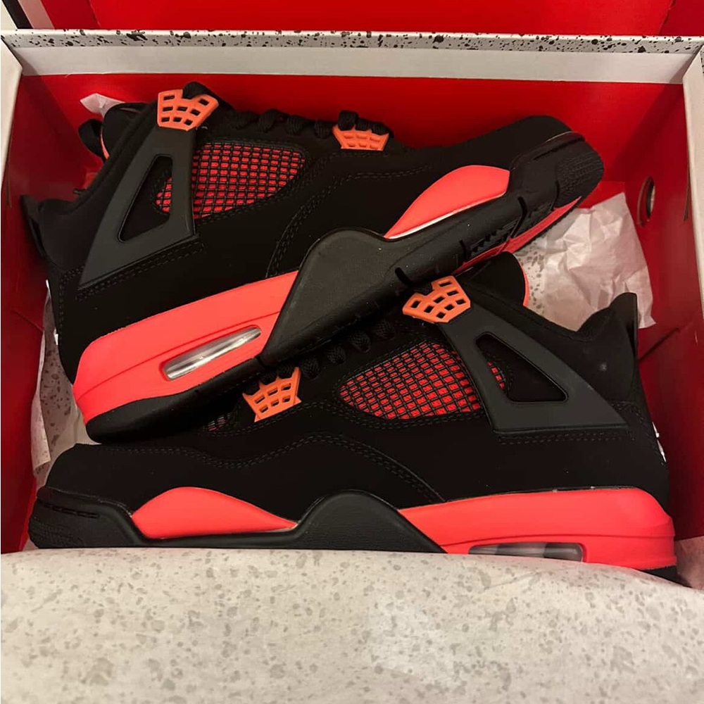 Jordan 4 red thunder